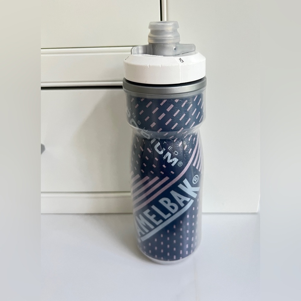 Camelbak Podium Chill Bike Bottle Outdoor navy pink 21oz BPA/BPS/BPF Free